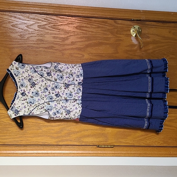 Kreuger Dihrndl 38 blue roses and top Oktoberfest - Picture 4 of 6